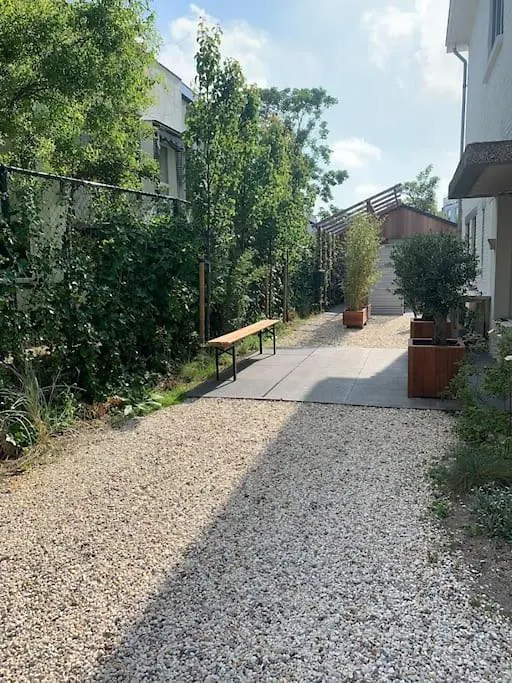 Apartment Tinyhouse Scheveningen beach FREE gated parking Den Haag Niederlande