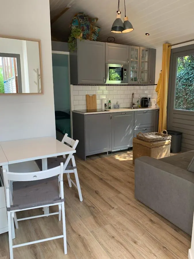 Tinyhouse Scheveningen beach FREE gated parking Den Haag 0*,